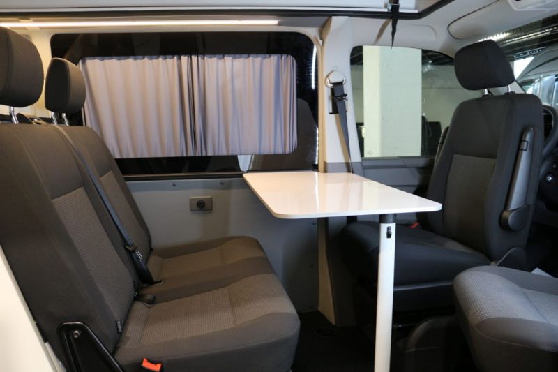 En venta Volkswagen Catvango Taga T6.1 150CV Negro 2021 Barcelona foto 3