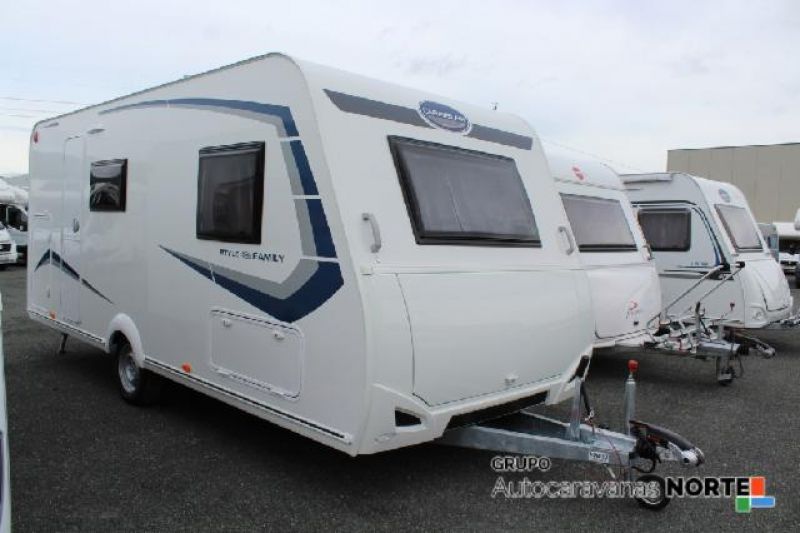 En venta Caravelair Alba 486 Style Nueva Blanco 2021 Álava foto 1