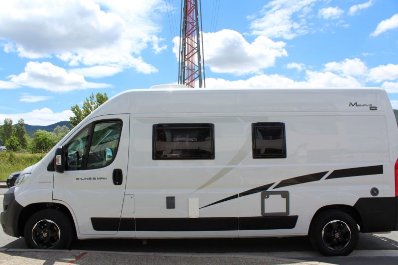 En venta McLouis Menfys 3 Maxy S-Line Nuevo Blanco 2021 Álava foto 1