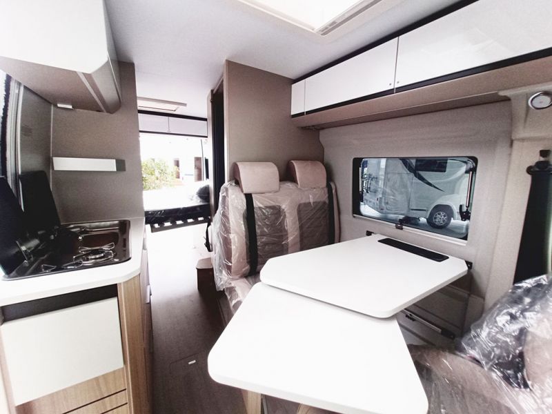 En venta Adria Twin Plus 600 SPB Nueva Blanco 2021 Álava foto 3