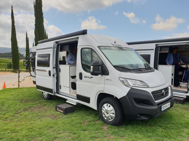 En venta Benimar Benivan 100 UP 2022 Blanco 2022 Madrid foto 1