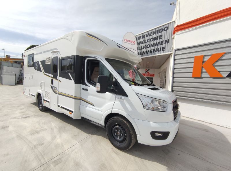 En venta Benimar Tessoro 468 2022 Blanco Blanco 2022 Málaga foto 1