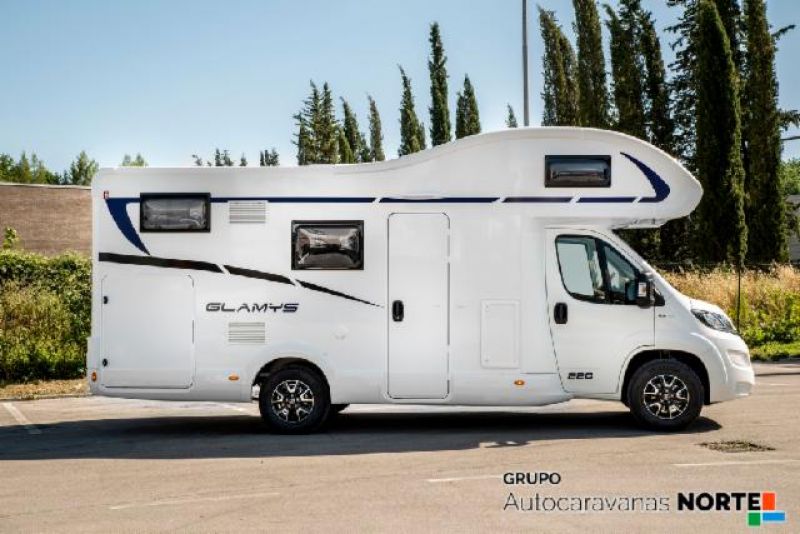 En venta McLouis Glamys 220 Nuevo Blanco 2021 Álava foto 1