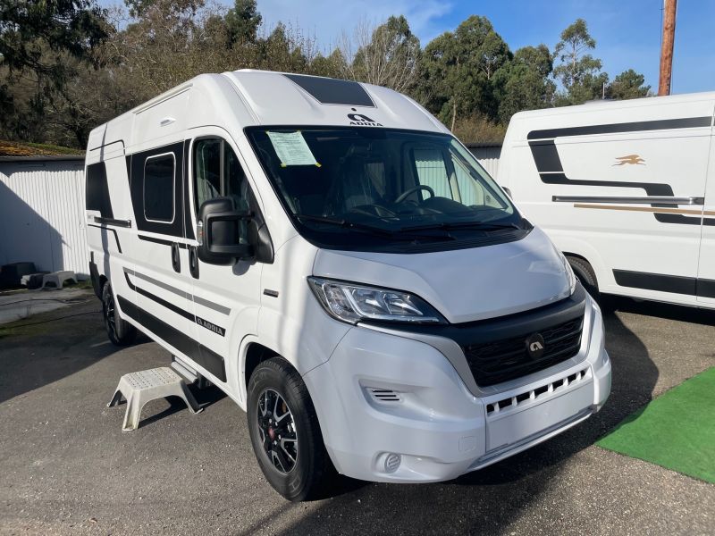 En venta Adria Twin Plus Supreme 600 SPB Family Blanco 2022 Pontevedra foto 1