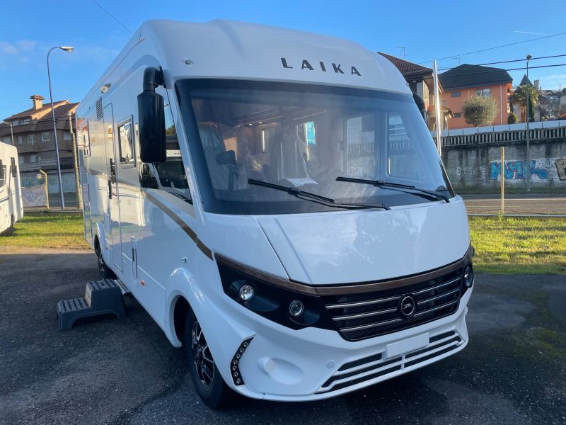 En venta Laika Ecovip H 3512 DS 2022 Blanco Blanco 2022 Pontevedra foto 1