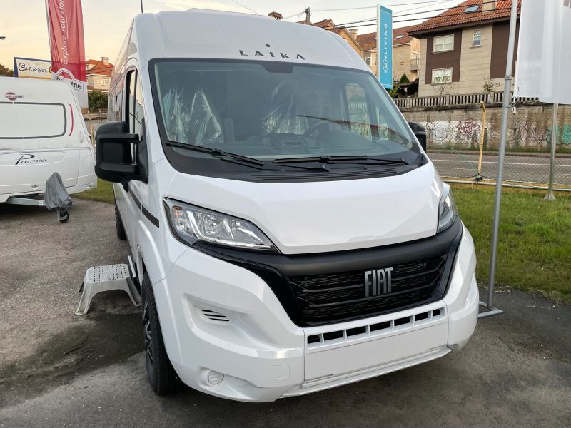 En venta Laika CV Kosmo 6.0 2022 Blanco 2022 Pontevedra foto 1