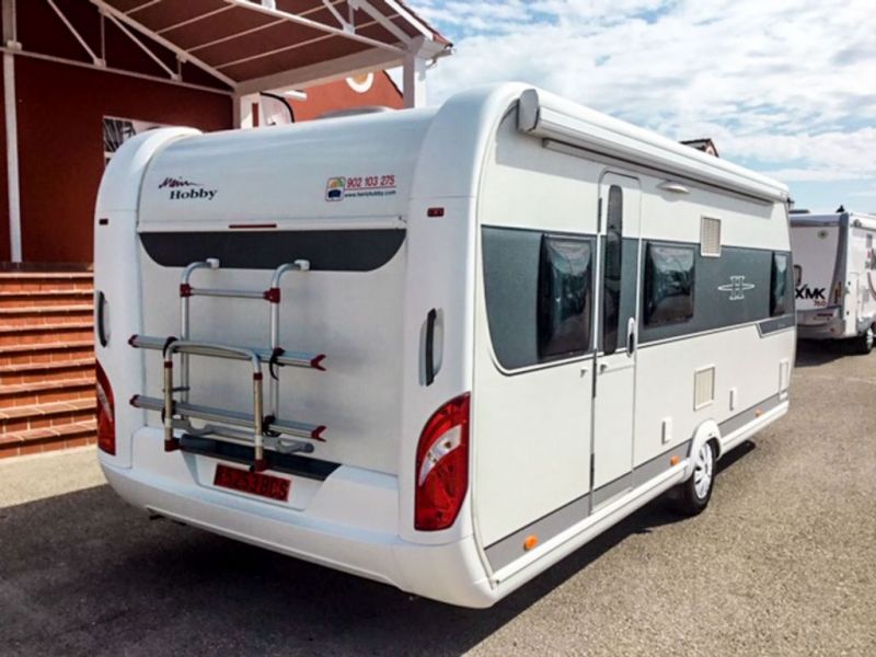 En venta Hobby Caravana Hobby 560 KMFE de Luxe Blanco 2015 Córdoba foto 2