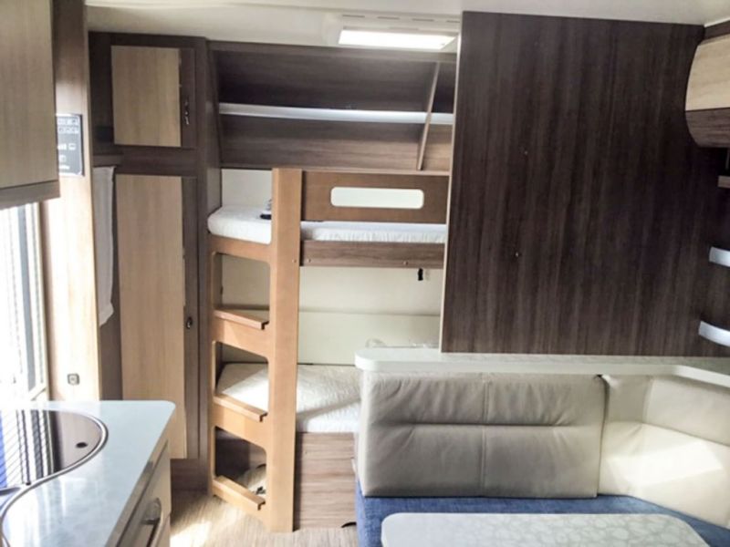 En venta Hobby Caravana Hobby 560 KMFE de Luxe Blanco 2015 Córdoba foto 6