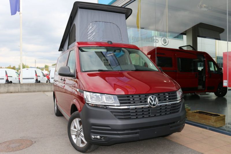 En venta Volkswagen Catvango SAU Rojo 2020 Barcelona foto 1