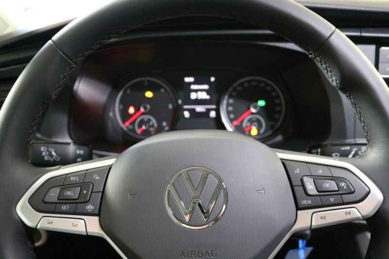 En venta Volkswagen Caravelle T6.1 Origin 2020 Barcelona foto 4