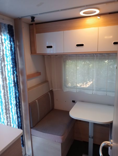 En venta Adria AVIVA 370 DD Blanco 2021 Madrid foto 5