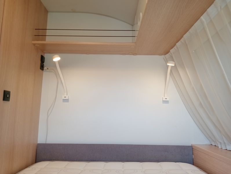 En venta Adria AVIVA 370 DD Blanco 2021 Madrid foto 13
