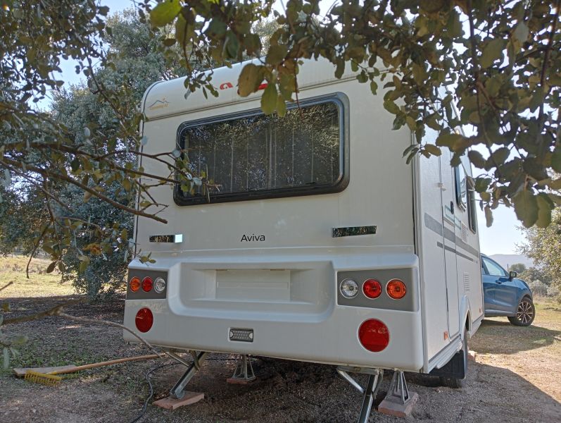 En venta Adria AVIVA 370 DD Blanco 2021 Madrid foto 3