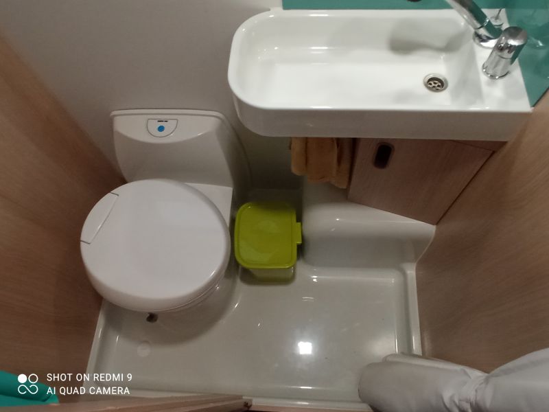 En venta Adria AVIVA 370 DD Blanco 2021 Madrid foto 17