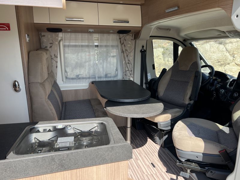 En venta Carthago Malibu Van 600 DB Amarillo 2019 Barcelona foto 5