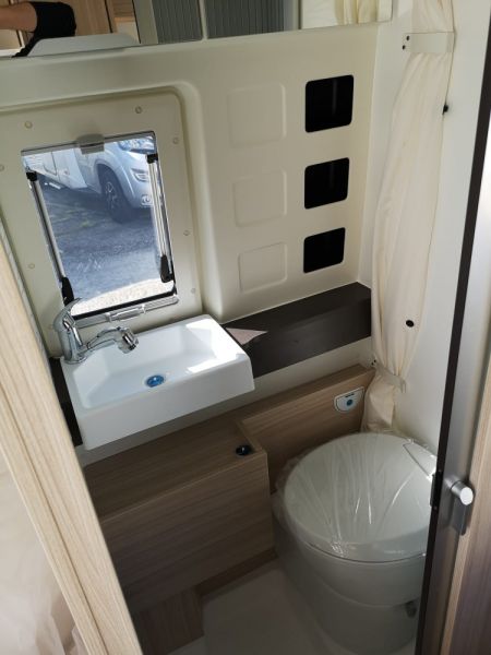 En venta Dreamer D43 UP 2023 Nueva Blanco 2023 Madrid foto 4