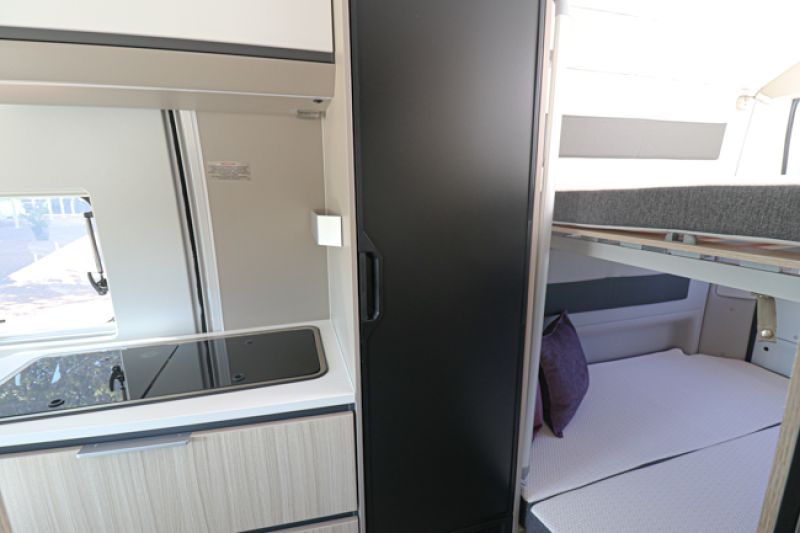 En venta Adria Twin Plus 600SPB Family Blanco 2023 Madrid foto 18