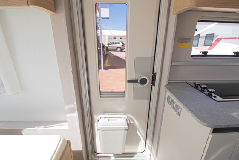 En venta Adria Adora 573 PT Blanco 2023 Madrid foto 10