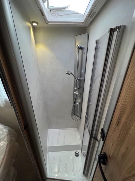 En venta Bavaria-Camp T 726 FC Nuevo Blanco 2023 Guipúzcoa foto 6