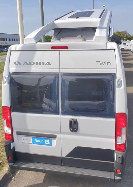 En venta Adria TWIN SPORTS 640SGX **ULTIMA UNIDAD** Blanco 2023 Guipúzcoa foto 12