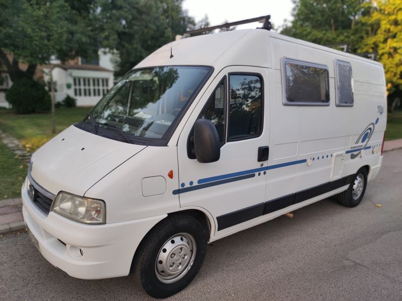 En venta Adria Fiat Ducato 2.8JTD MAXI ADRIA TWIN Blanco 2006 Madrid foto 1