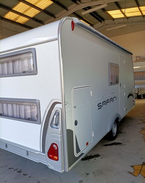 En venta Across SAFARI 430 DL Blanco 2023 Valencia foto 1
