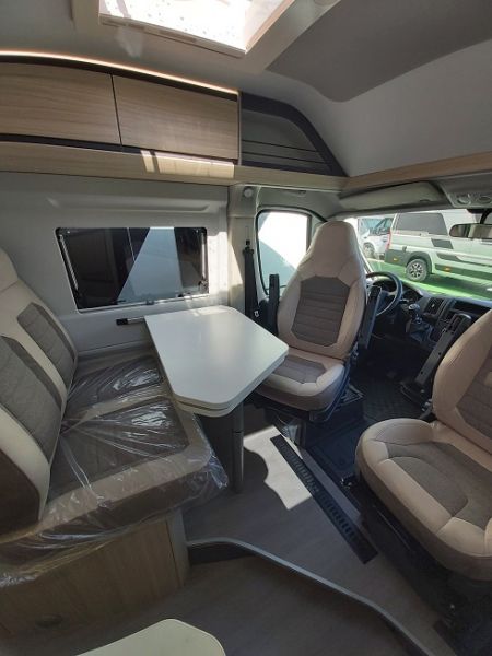 En venta Adria Twin Axess 600 SP Family 2021 Blanco 2021 Barcelona foto 2