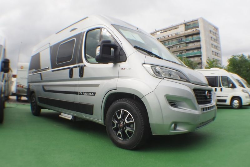 En venta Adria Twin Plus 600 SPB Family 2021 Barcelona foto 1