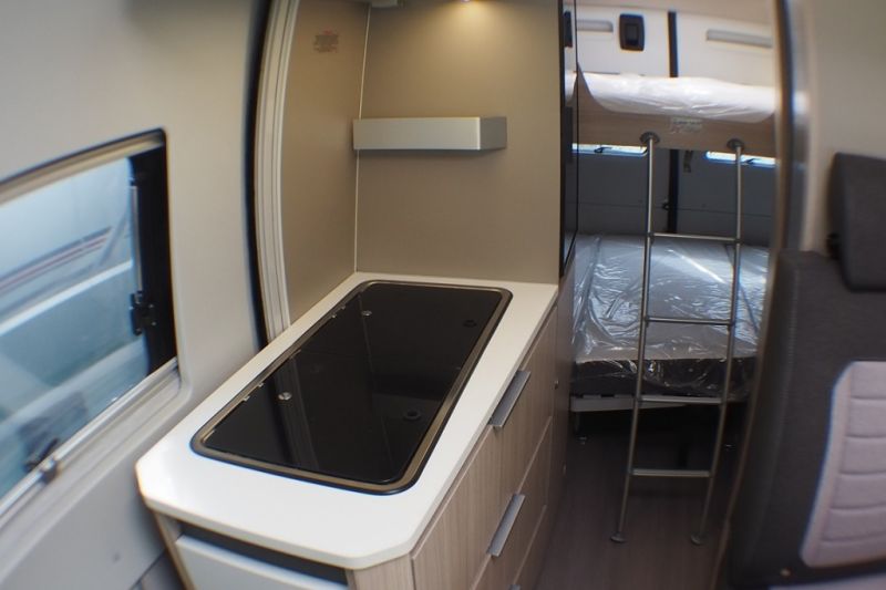 En venta Adria Twin Plus 600 SPB Family 2021 Barcelona foto 5