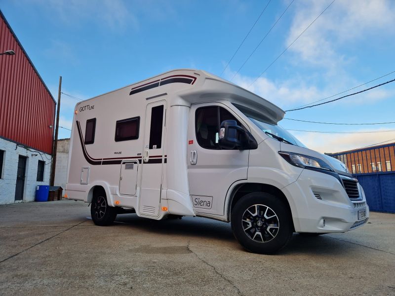 En venta Giotti LineGlobecar SIENA 330 PRIVILEGE Blanco 2023 Zamora foto 2
