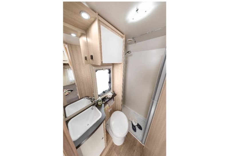 En venta Giotti LineGlobecar SIENA 330 PRIVILEGE Blanco 2023 Zamora foto 8