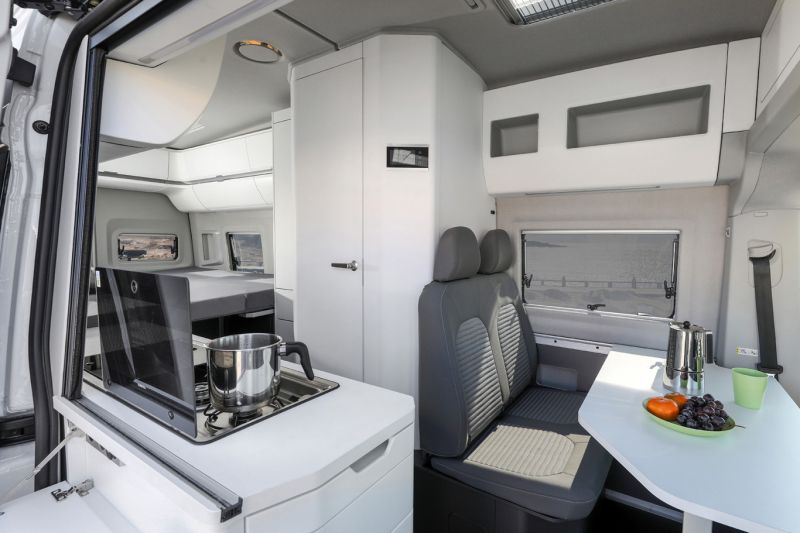 En venta Volkswagen Grand California 600 Gris 2022 A Coruña foto 4