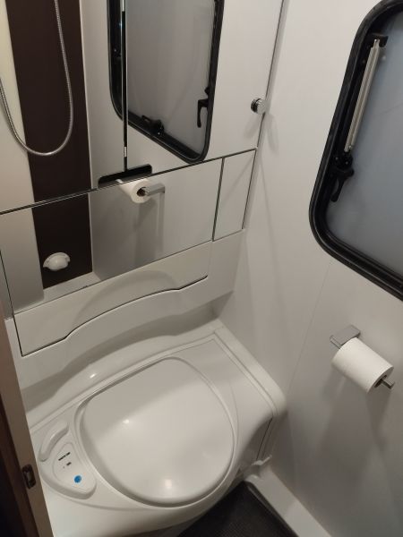 En venta Adria Altea 542 PK 2018 Blanco 2018 Barcelona foto 10