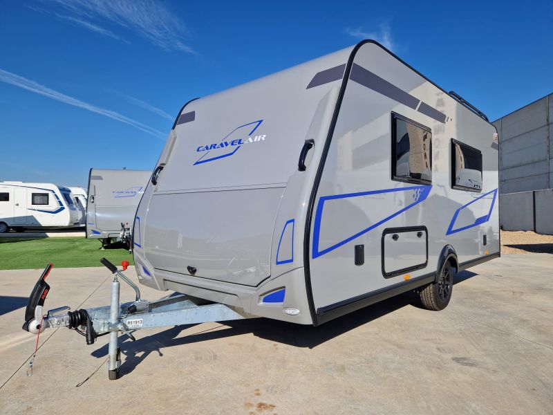 En venta Caravelair CARAVELAIR 476 SPORT LINE Gris 2024 Madrid foto 1