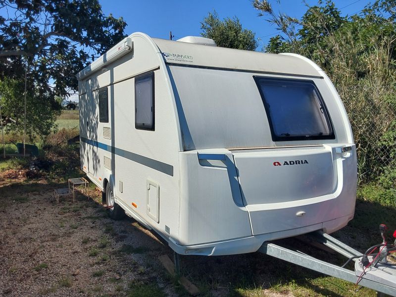 En venta Adria Caravana Adria Altea 472 PK (2021) FULL EQUIP. Reestreno Blanco 2021 Barcelona foto 4