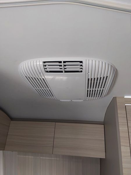 En venta Adria Caravana Adria Altea 472 PK (2021) FULL EQUIP. Reestreno Blanco 2021 Barcelona foto 8