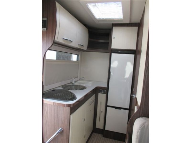 En venta Benimar Tessoro 481 Blanco 2021 Madrid foto 3