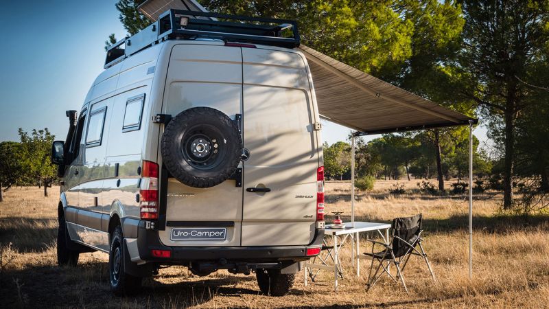 En venta Mercedes-Benz Sprinter 4x4 Oryx Gris 2021 Sevilla foto 4