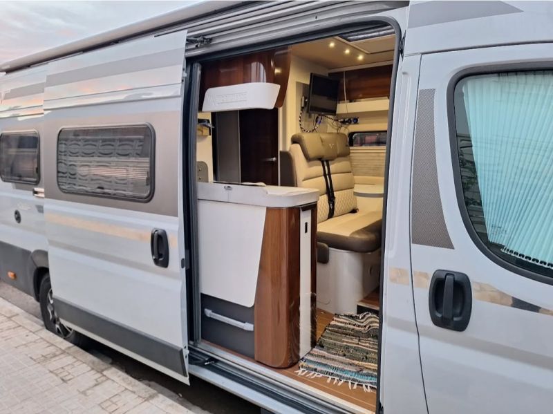 En venta Mobilvetta Almirall 650,  Gris 2022 Valencia foto 5
